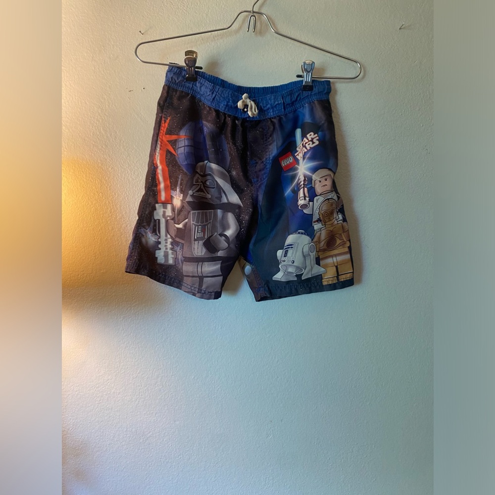 Star Wars boy’s water shorts size M